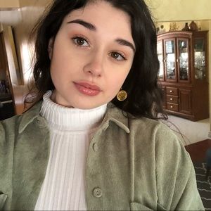 Meet your Posher, Daniela